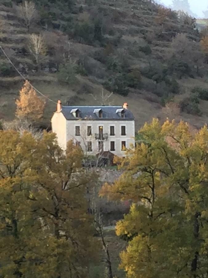 Aux Berges Du Coubisou Bed & Breakfast Dış mekan fotoğraf